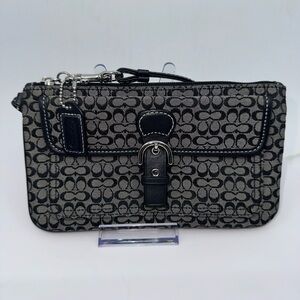 Coach Vintage Soho Black Mini Signature wristlet in EUC